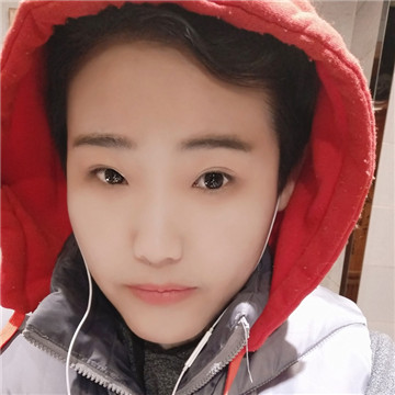 这个女孩她很暖