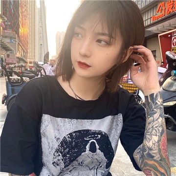 呜呜呜呜后视镜