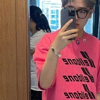 年轻喜欢正装大叔