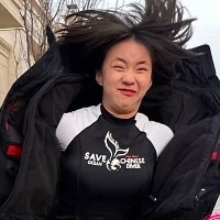 不若携手天涯踏遍