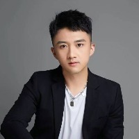 缘缘短发走过年少