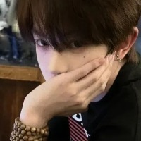 露露怀中猫意中人